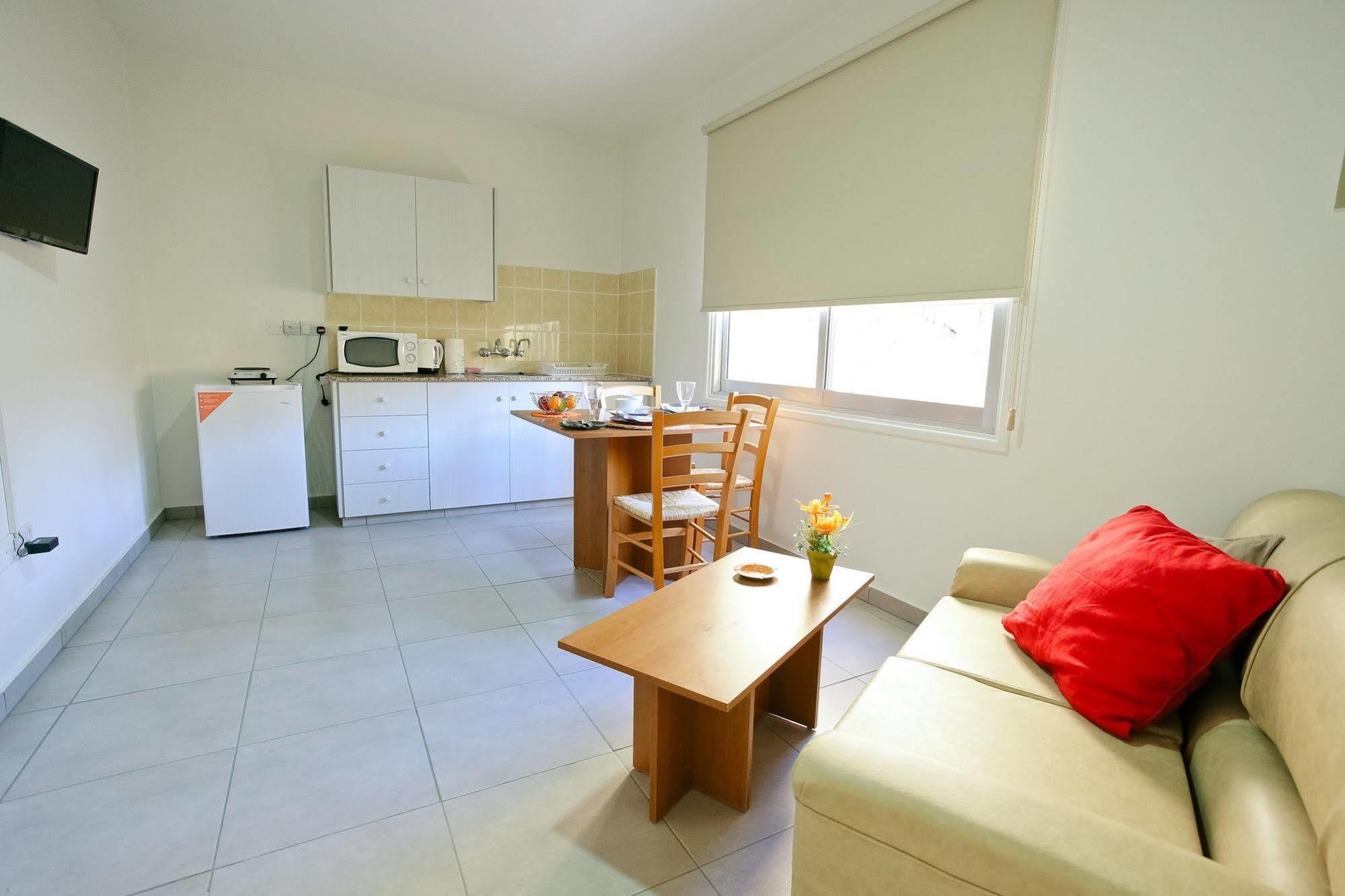 P. Ioannou Flats Apartment Larnaca Exterior photo